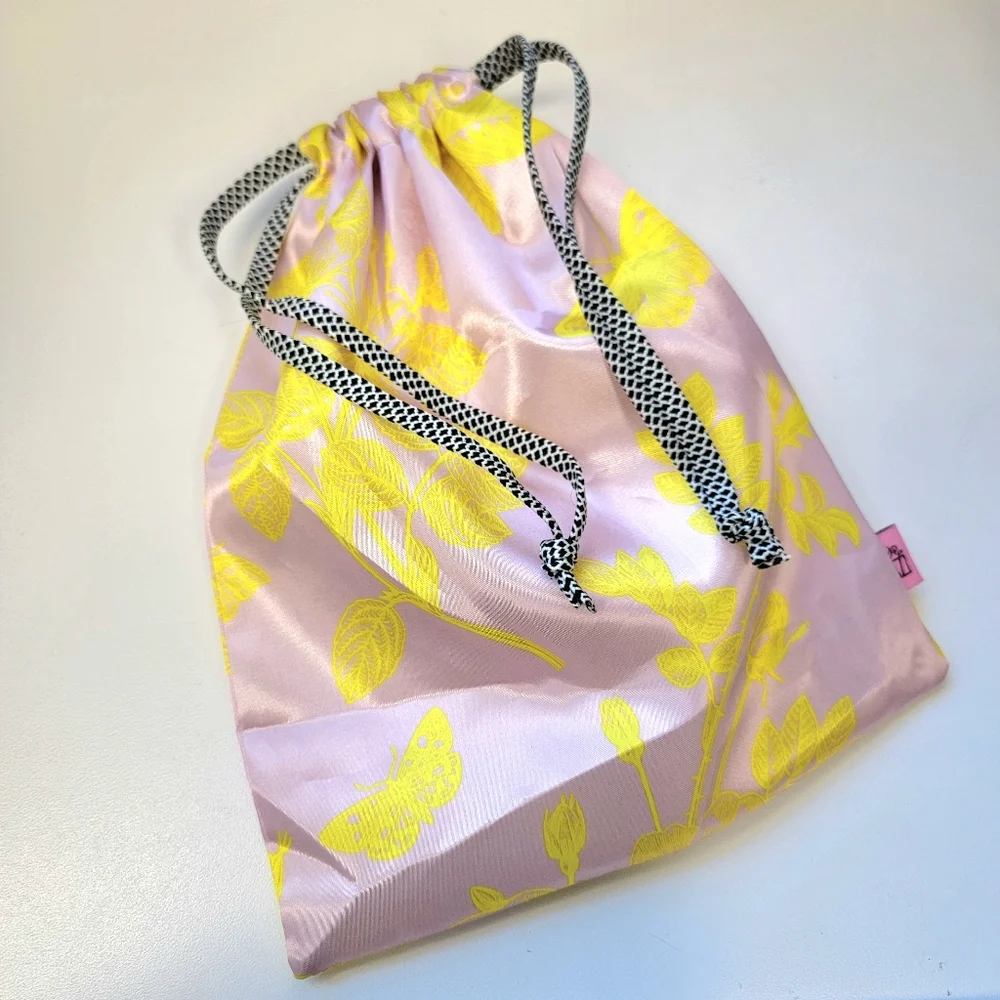 🦋 3 for $10 ~‎ IPSY Glam Bag Plus Makeup Satchel Drawstring Satin Luxe Pouch